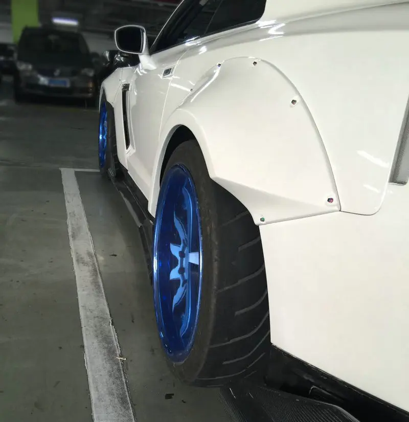 Nissan GTR R35 TP-Style Rear Fender Set